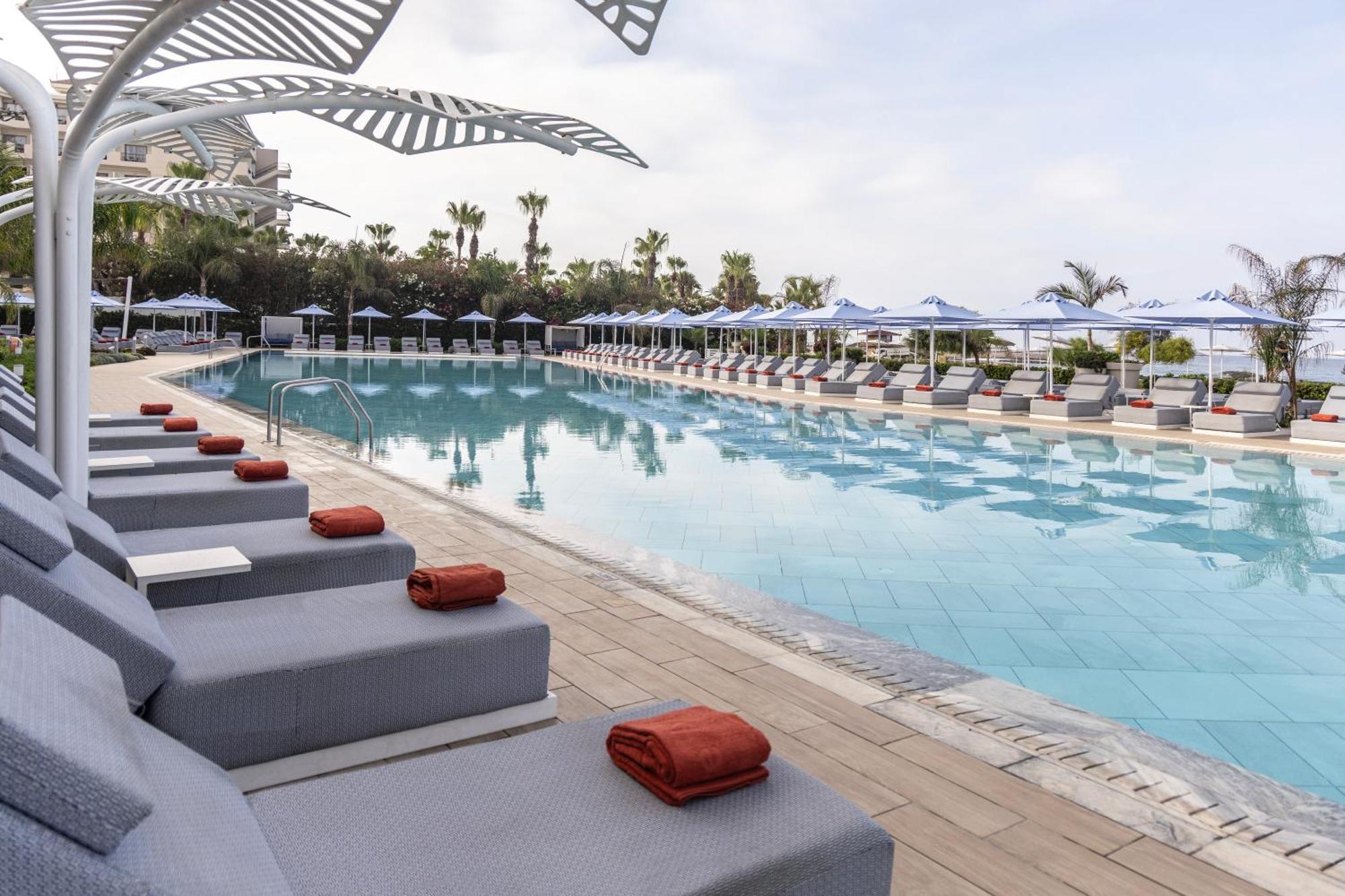 Ivi Mare - Designed For Adults By Louis Hotels Geroskipou Exterior foto Pool at the Hilton Tel Aviv