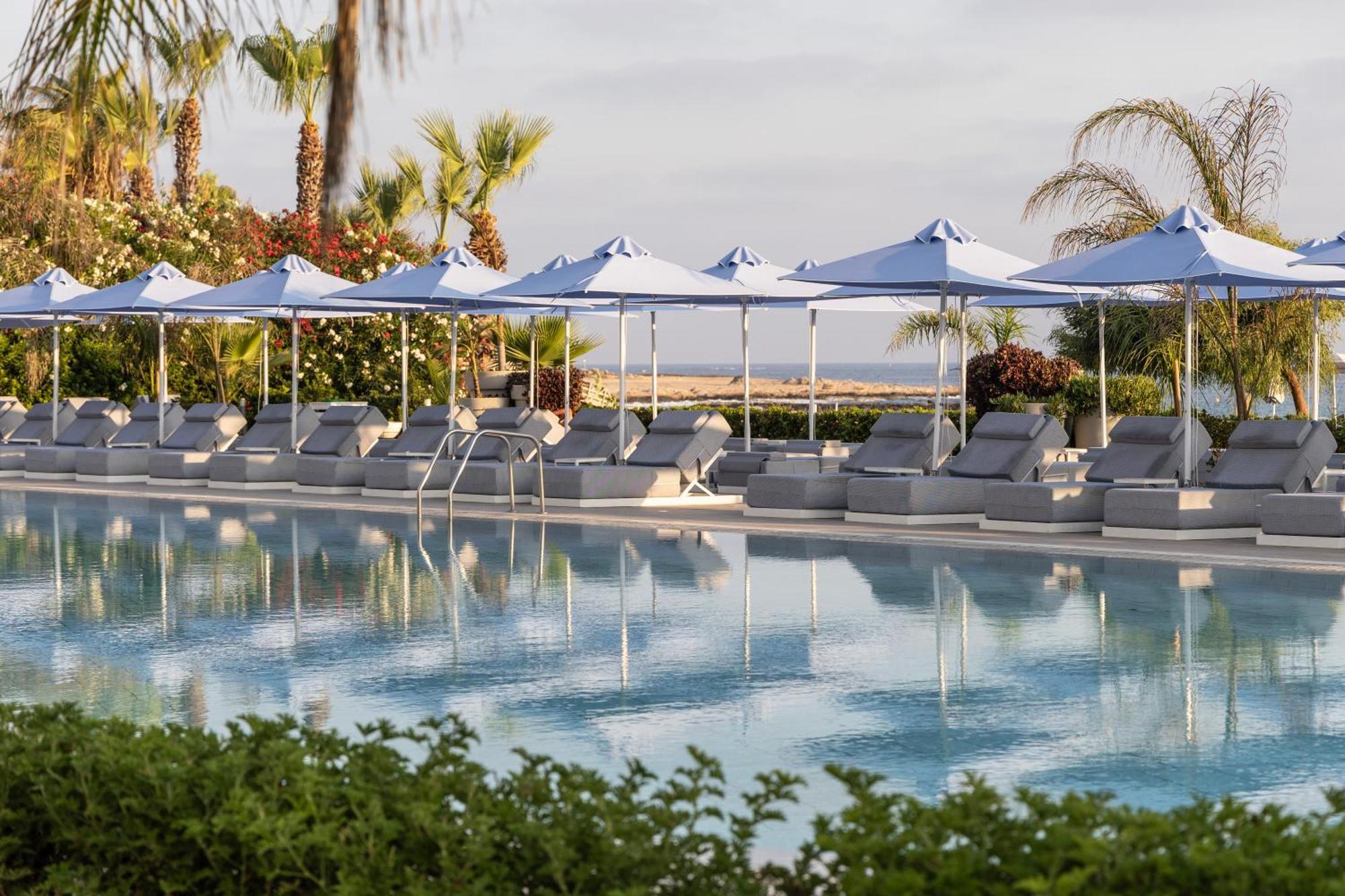 Ivi Mare - Designed For Adults By Louis Hotels Geroskipou Exterior foto The pool at the Westin Resort, Costa Navarino