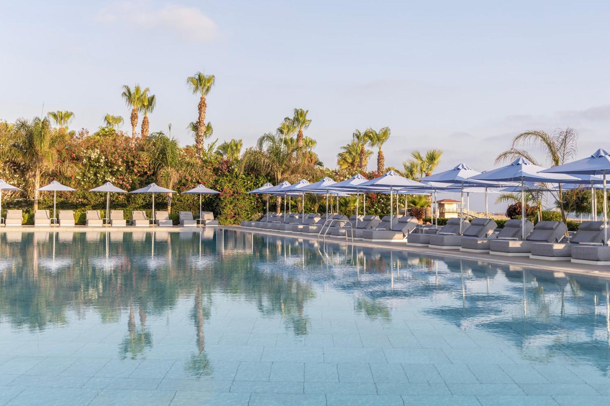 Ivi Mare - Designed For Adults By Louis Hotels Geroskipou Exterior foto Pool at the hotel
