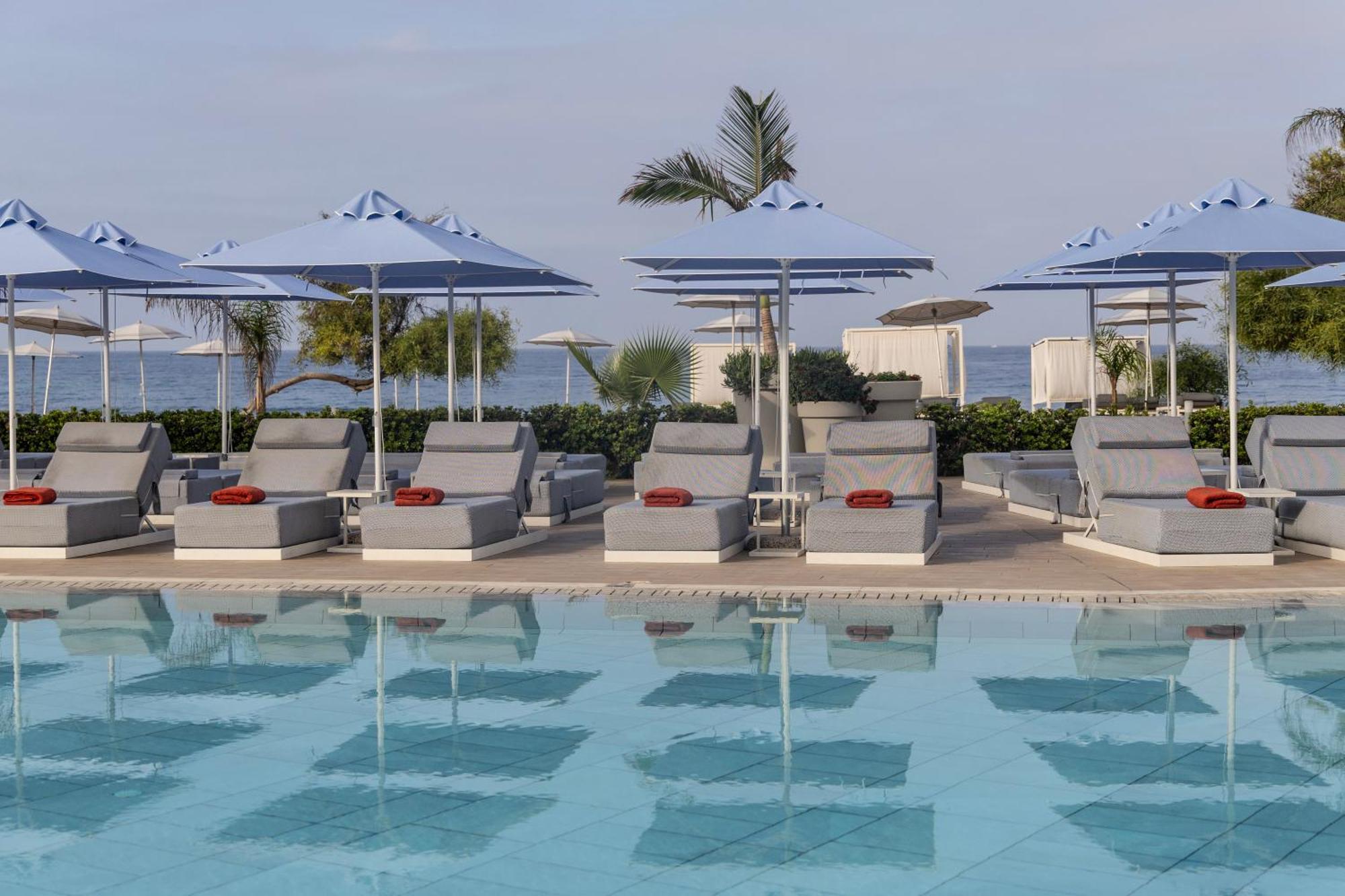 Ivi Mare - Designed For Adults By Louis Hotels Geroskipou Exterior foto The swimming pool at the hotel