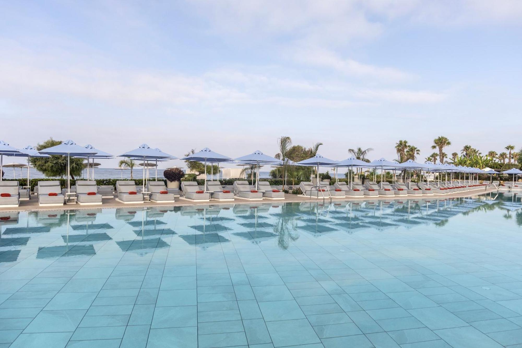 Ivi Mare - Designed For Adults By Louis Hotels Geroskipou Exterior foto Pool at the hotel